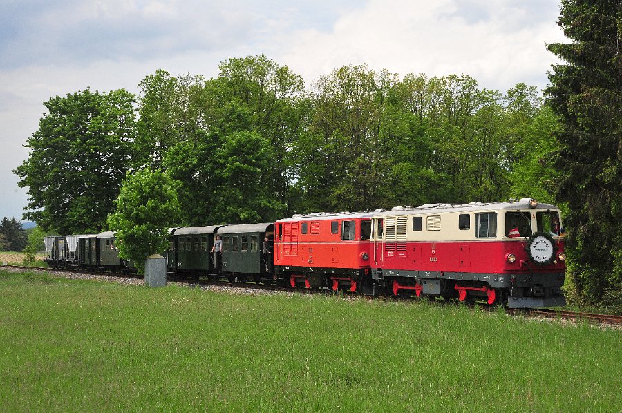 NÖVOG V5 und V12 Doppeltraktion 68